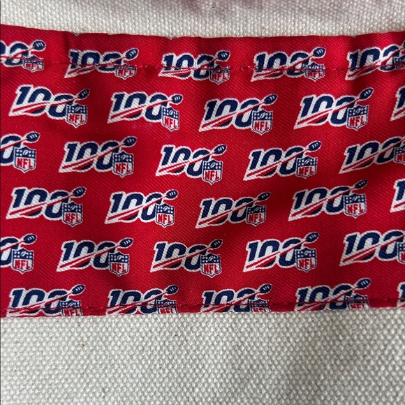 Vineyard Vines Cream and Navy Tote with Red Accents - Picture 3 of 8